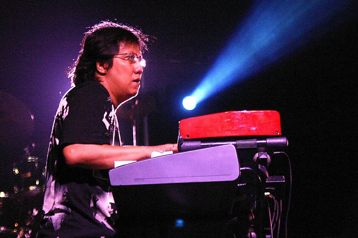 Bersama Erwin Gutawa di studio rekaman Sydney, 1996